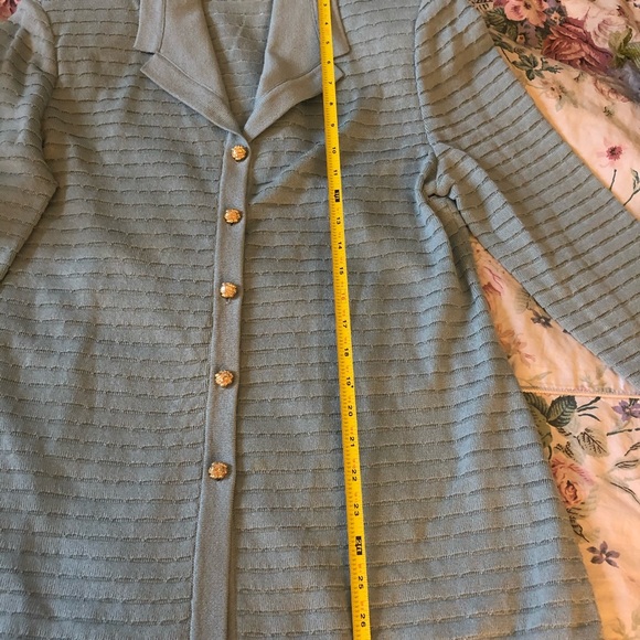 St.John vintage top - Picture 5 of 8